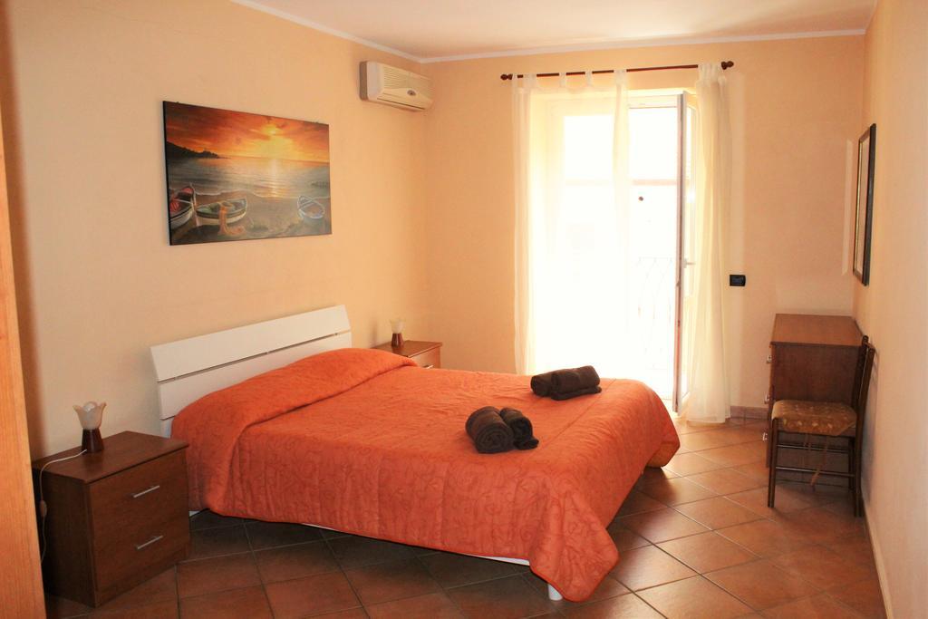 Gaia Holidays Apartments Cefalu Exterior photo